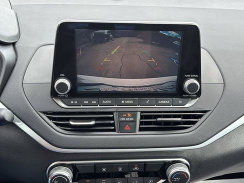Used 2025 Nissan Altima 2.5 S FWD image 30