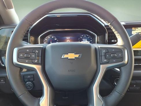 Used 2025 Chevrolet Silverado 1500 LT image 32