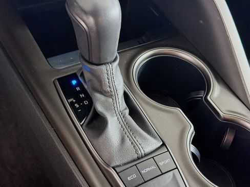 Used 2024 Toyota Camry SE FWD image 24