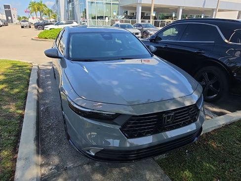 Used 2024 Honda Accord Touring image 2