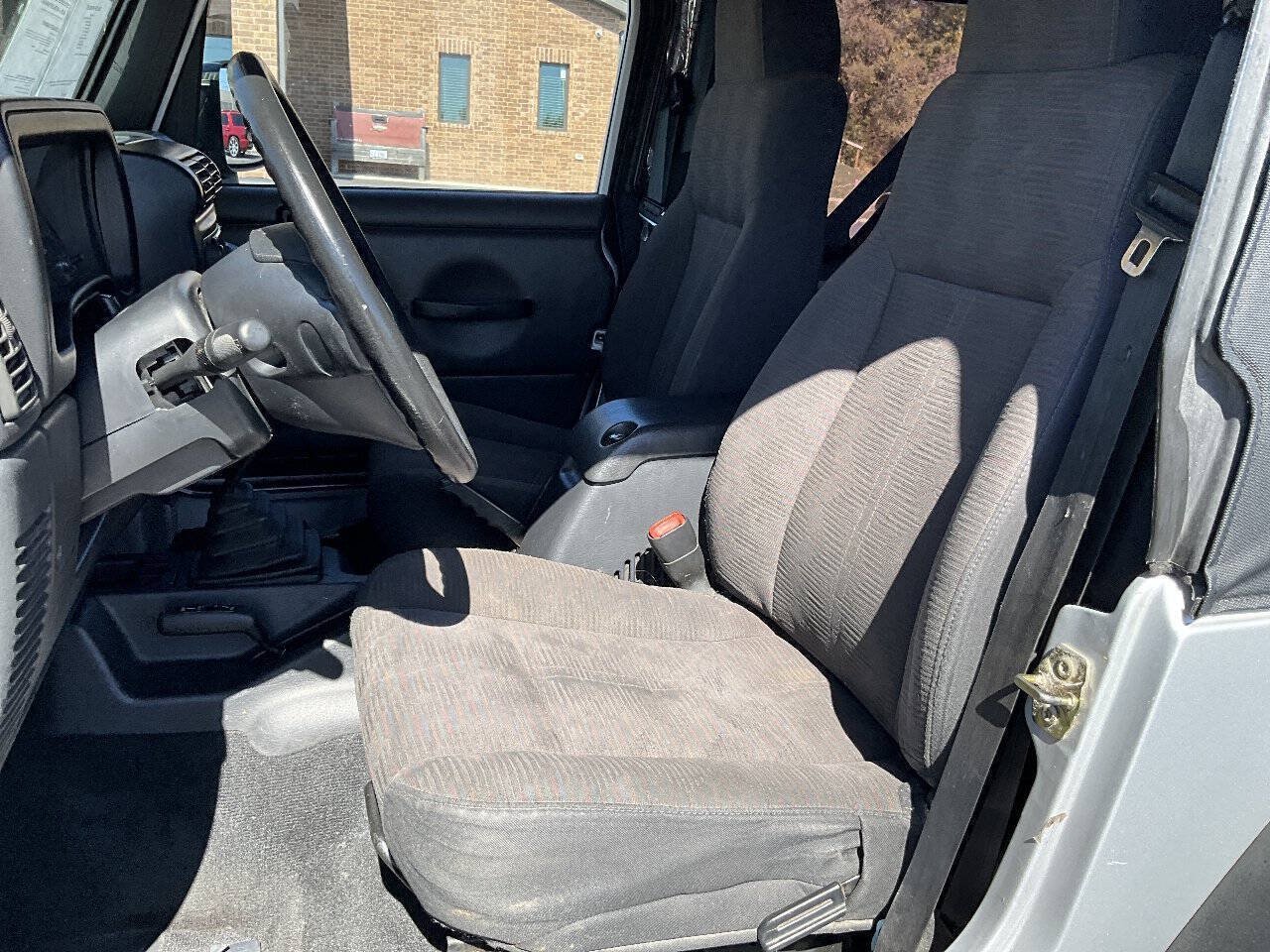 Used 2003 Jeep Wrangler X AWD/4WD image 9