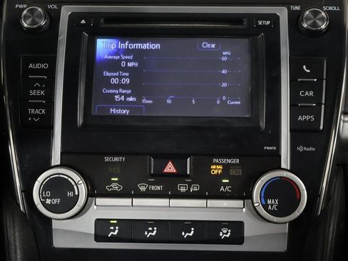Used 2013 Toyota Camry SE w/ Leather Pkg FWD image 41