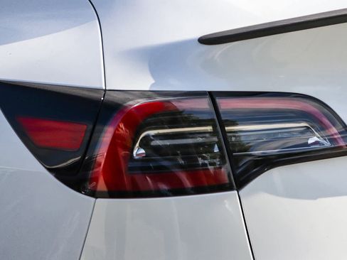 Used 2024 Tesla Model Y Long Range image 6