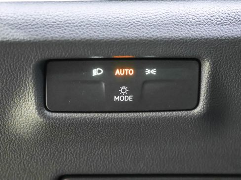 New 2026 Volkswagen Tiguan SE image 21