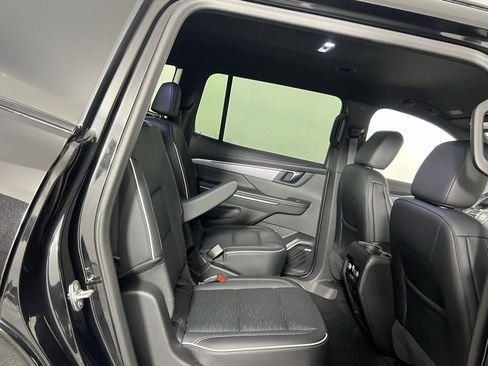 Used 2025 Buick Enclave Sport Touring image 32