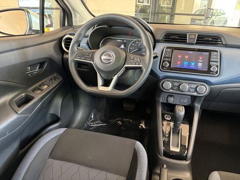 Used 2025 Nissan Versa SV FWD image 32