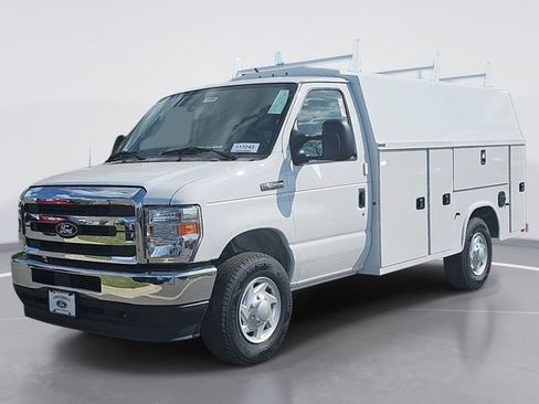 New 2026 Ford E-350 and Econoline 350 Super Duty w/ Power Equipment Group RWD image 3