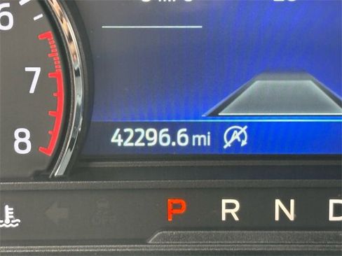 Used 2020 Ford Explorer Limited image 32