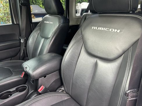 Used 2016 Jeep Wrangler Unlimited Rubicon AWD/4WD image 7