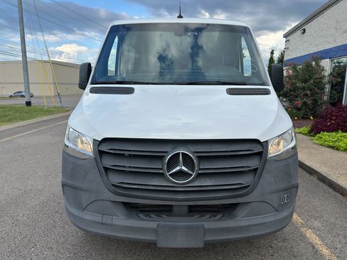 Used 2022 Mercedes-Benz Sprinter 2500 image 9