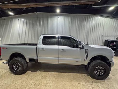 Used 2024 Ford F250 Platinum AWD/4WD image 7
