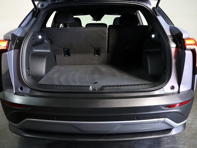 Used 2025 Chevrolet Blazer EV LT FWD image 29