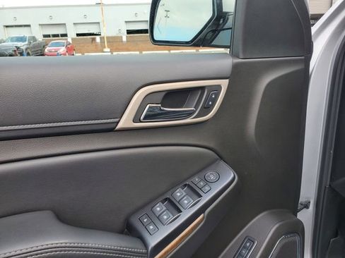 Used 2018 GMC Yukon Denali AWD/4WD image 11