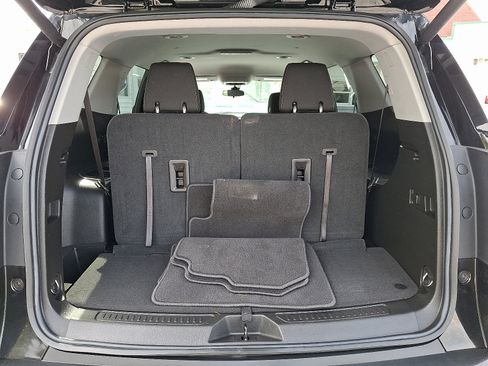 Used 2023 GMC Acadia SLE w/ Driver Convenience Package image 28