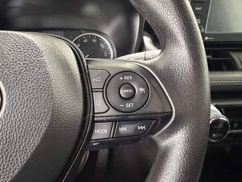 Used 2020 Toyota RAV4 LE image 26