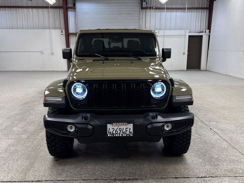 Used 2025 Jeep Gladiator Willys image 24