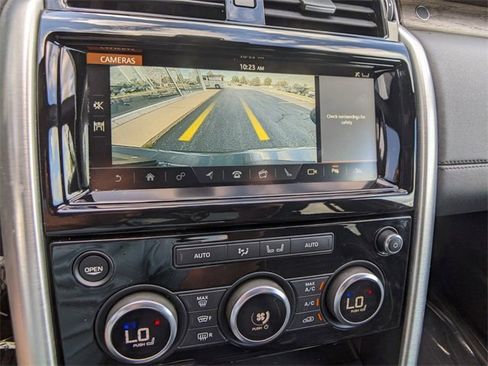 Used 2018 Land Rover Discovery HSE image 20