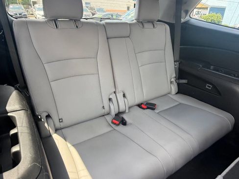 Used 2017 Honda Pilot Touring image 31