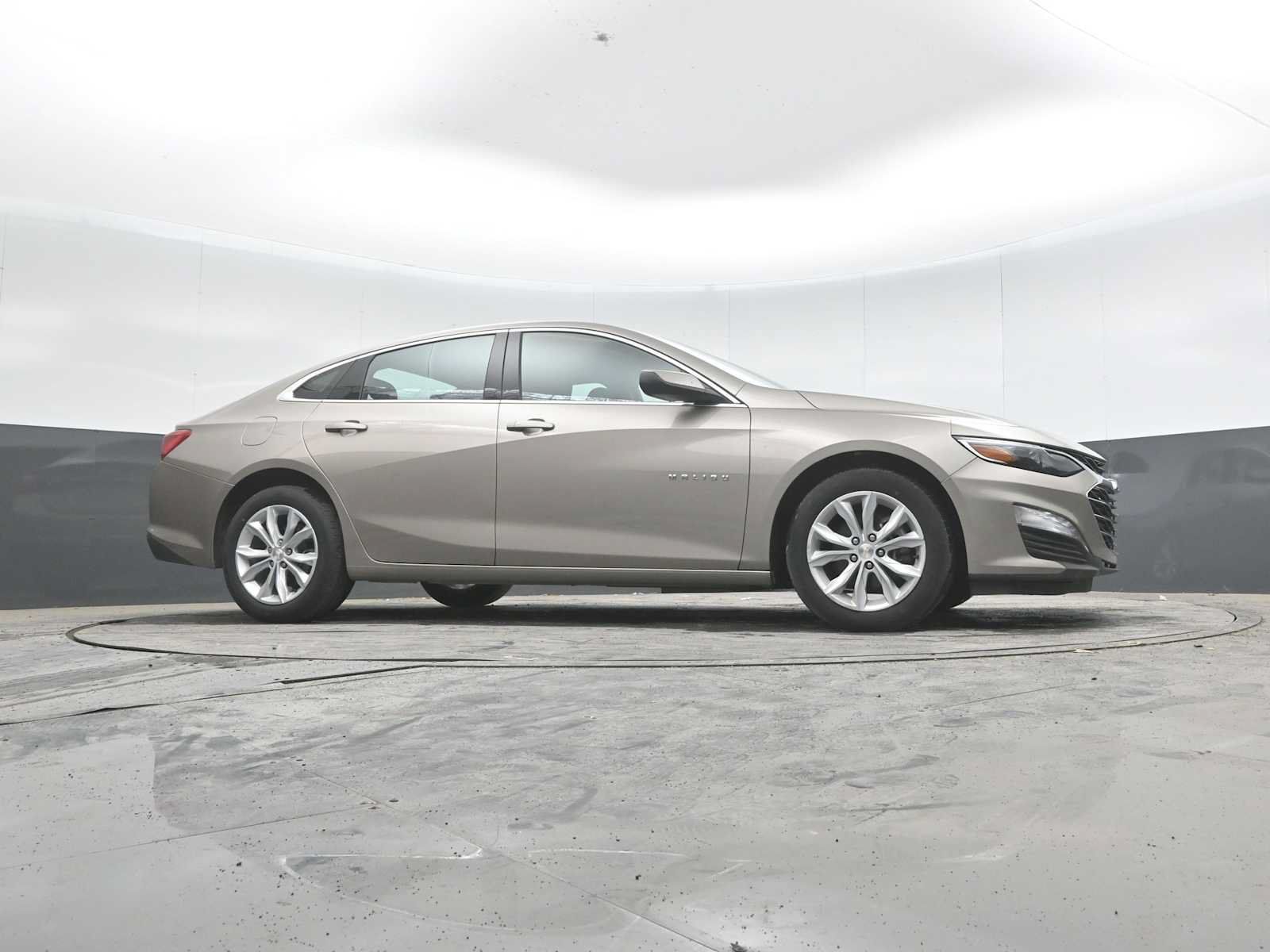 Used 2025 Chevrolet Malibu LT FWD image 29