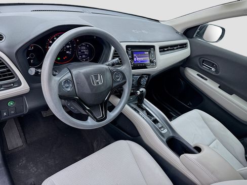 Used 2019 Honda HR-V LX image 7
