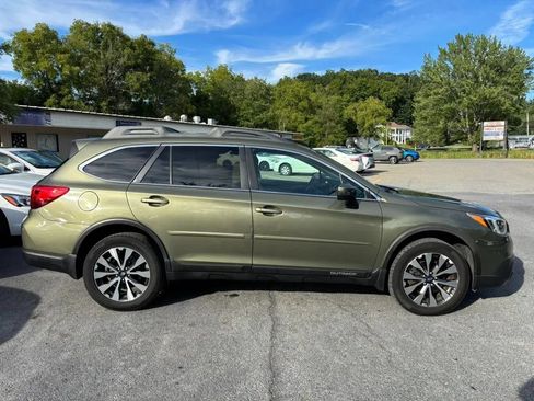 Used 2015 Subaru Outback 3.6R Limited AWD/4WD image 9