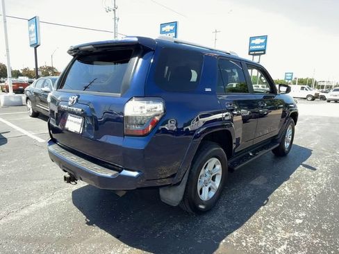 Used 2016 Toyota 4Runner SR5 AWD/4WD image 8