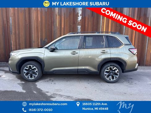 Used 2025 Subaru Forester Premium AWD/4WD image 4