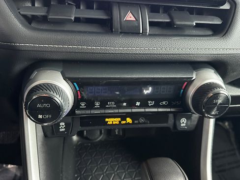 Used 2021 Toyota RAV4 XLE image 22