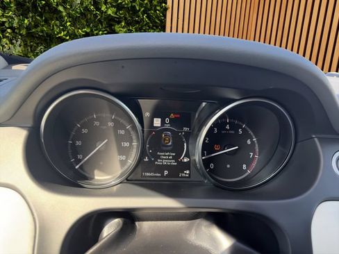 Used 2018 Land Rover Discovery Sport HSE AWD/4WD image 20