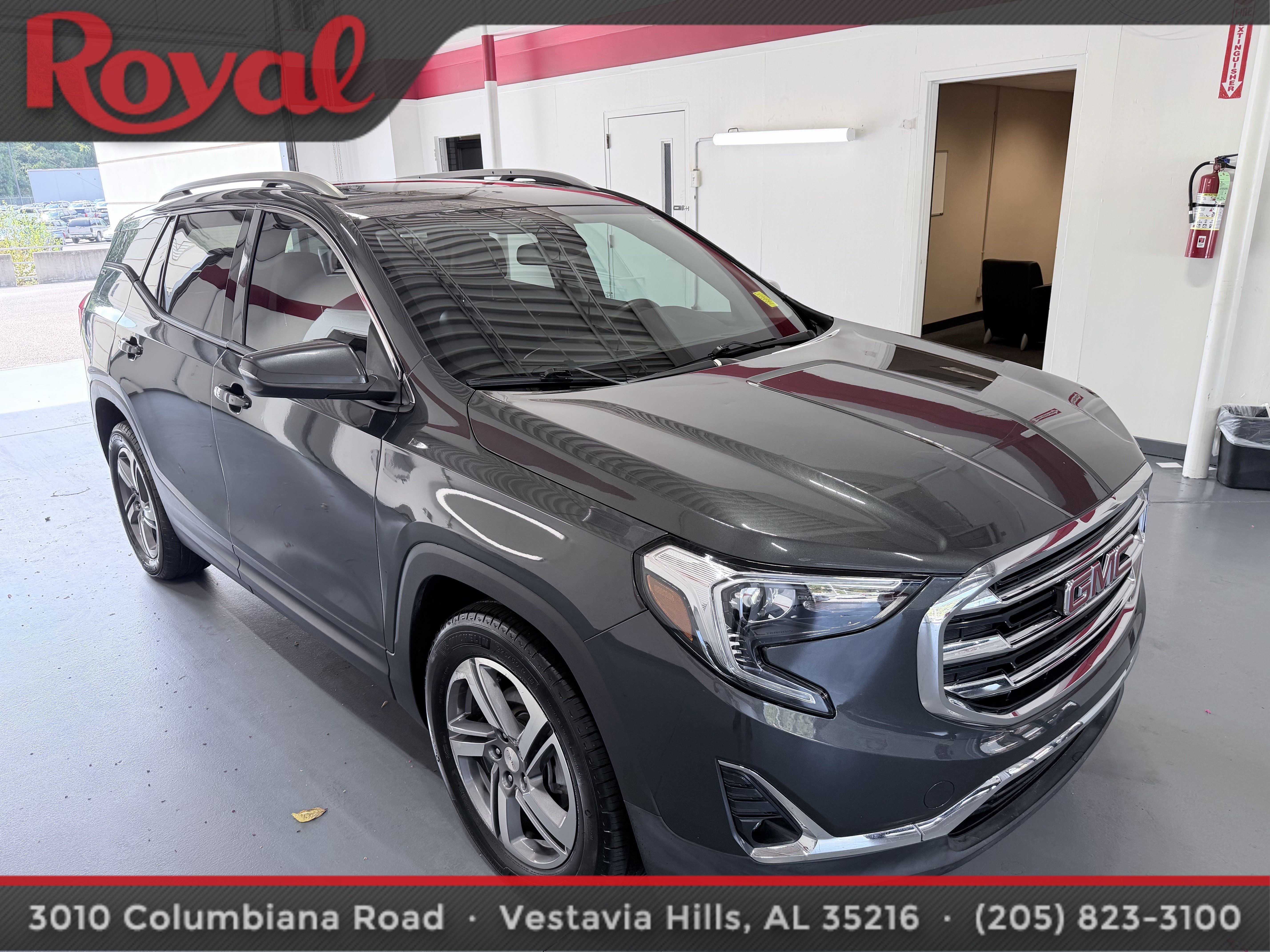 Used 2021 GMC Terrain SLT w/ Infotainment Package II FWD image 3