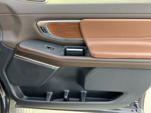 Used 2025 Ford Expedition King Ranch image 16