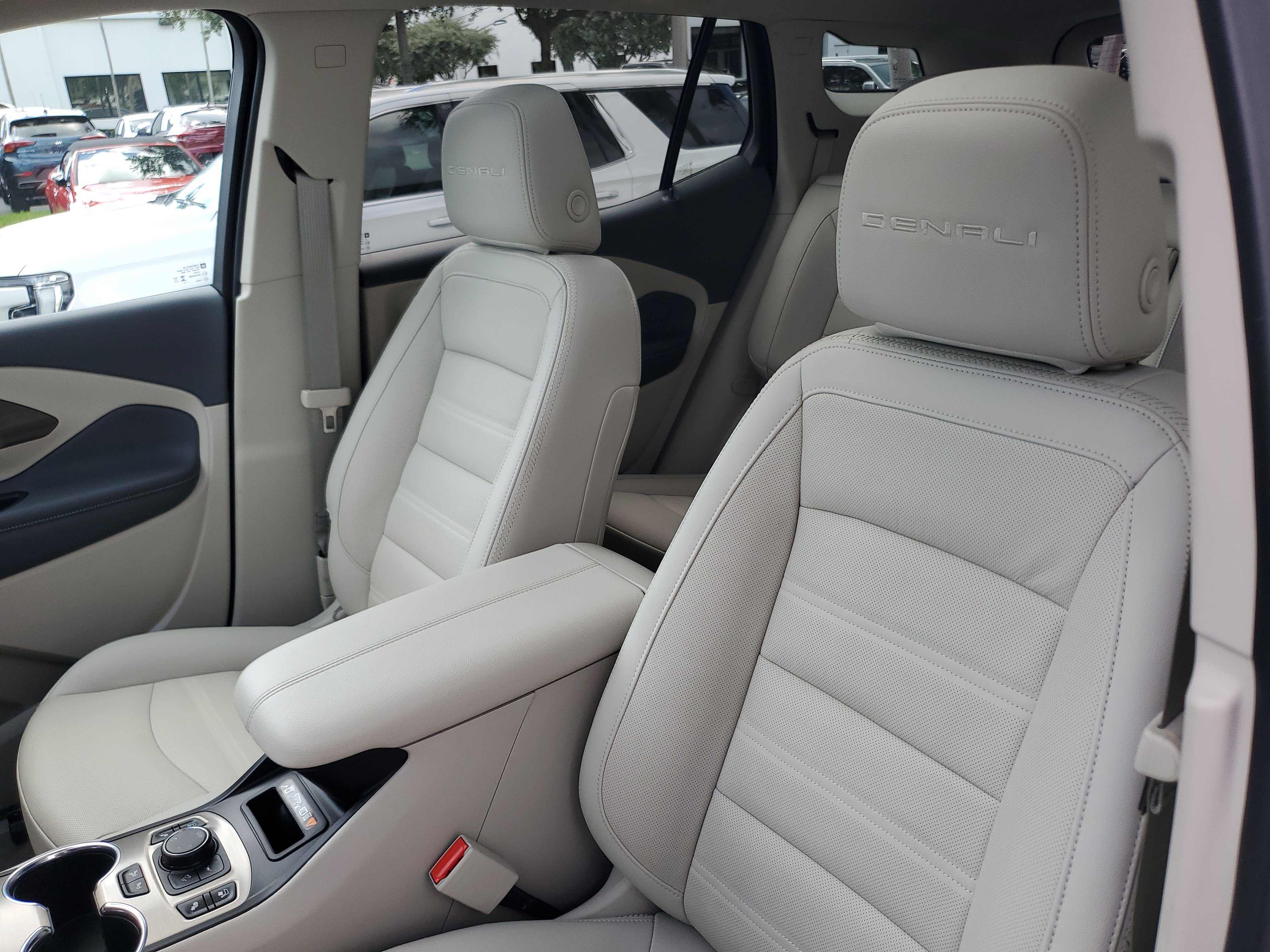 Used 2023 GMC Terrain Denali w/ Denali Premium Package AWD/4WD image 22