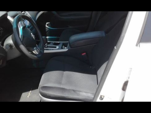 Used 2015 Nissan Altima 2.5 S w/ Power Driver Seat Package image 6