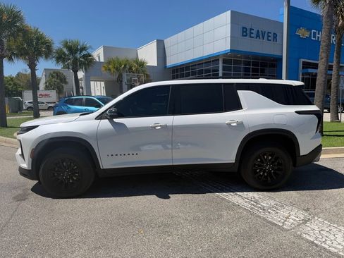 Used 2024 Chevrolet Traverse LT w/ Trailering Package image 7