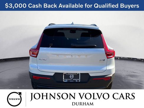 New 2026 Volvo XC40 B5 Core w/ Climate Package image 4