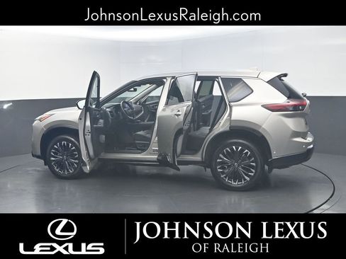 Used 2024 Nissan Rogue Platinum w/ Platinum Premium Package image 27