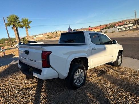 Used 2026 Toyota Tacoma SR5 AWD/4WD image 2