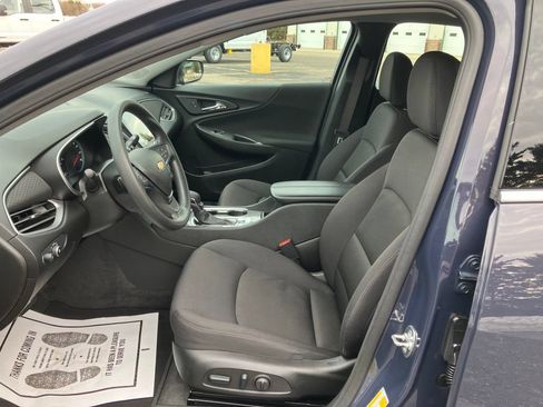 Used 2025 Chevrolet Malibu LT FWD image 14