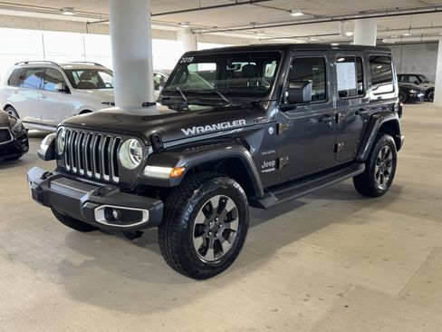 Used 2019 Jeep Wrangler Unlimited Sahara image 4