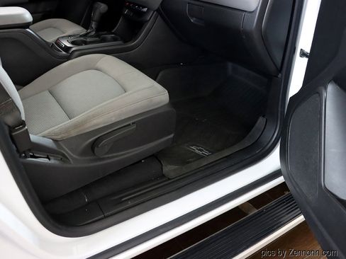 Used 2019 Chevrolet Colorado W/T w/ Custom Special Edition image 33