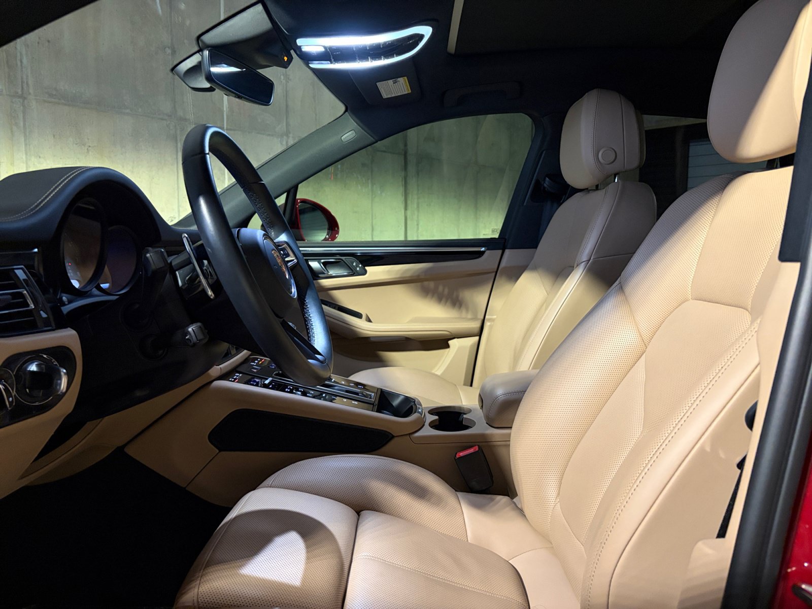 Certified 2023 Porsche Macan S AWD/4WD image 4