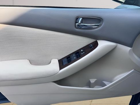 Used 2012 Nissan Altima 3.5 SR image 23