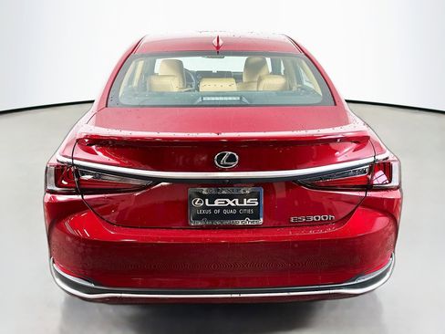 Certified 2025 Lexus ES 300h w/ Premium Package image 6