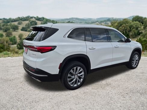 Used 2025 Buick Enclave Preferred w/ Super Cruise Package FWD image 10