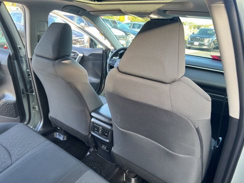 Used 2022 Toyota RAV4 XLE image 16