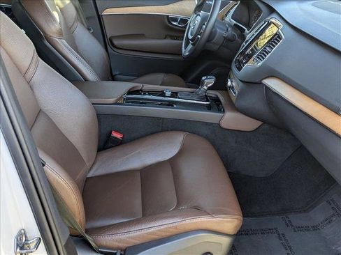 Used 2022 Volvo XC90 T6 Momentum w/ Advanced Package image 23