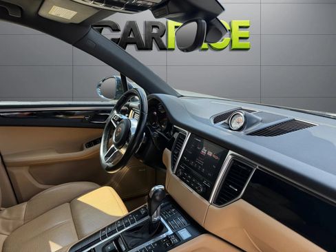Used 2018 Porsche Macan Sport Edition AWD/4WD image 24