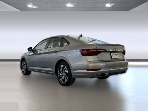 Used 2021 Volkswagen Jetta SEL Premium FWD image 3