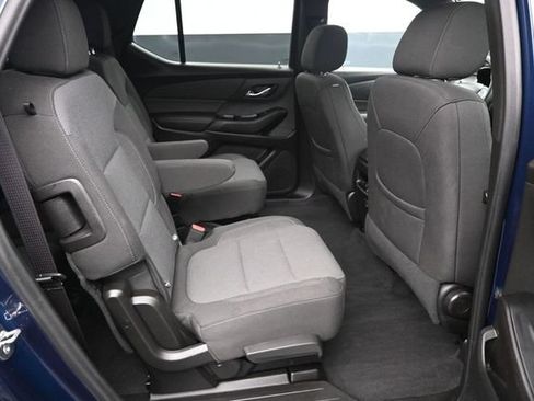 Used 2023 Chevrolet Traverse LT AWD/4WD image 19