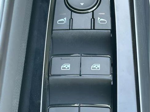 New 2026 Nissan Pathfinder SL image 13